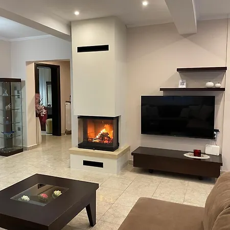 Apartment Aristides Krinidhes